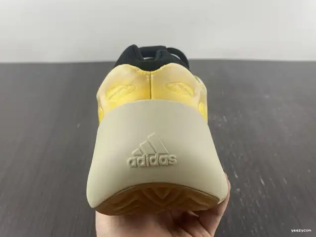 Adidas 700 HP5425 Yeezy V3 Safflower Mono 0615